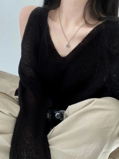 Retro V-neck Off Shoulder Sweater - Image 6