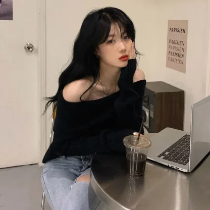 Elegant Solid Off shoulder Sweater - Image 7