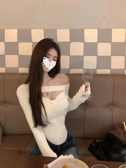 Elegant Pleated Off Shoulder Sweater - Image 3