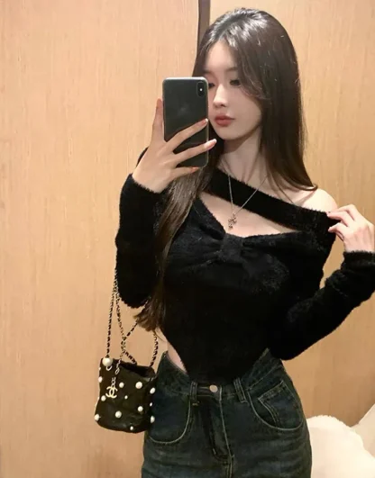 Elegant Pleated Off Shoulder Sweater - Image 5