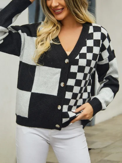Plaid V-Neck Off Shoulder Sweater - Image 4